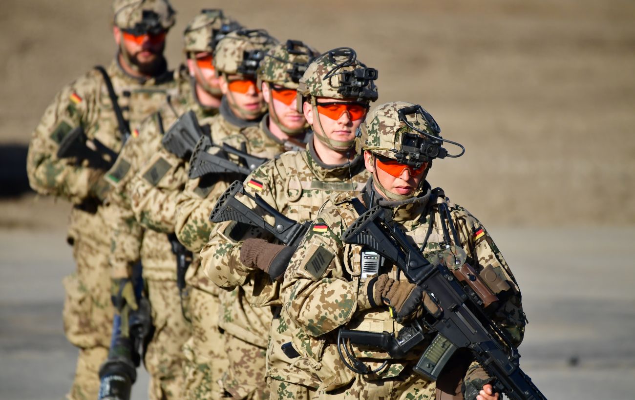 Готуються до війни? У Німеччині зобов'язали чоловіків отримувати дозвіл на виїзд з країни