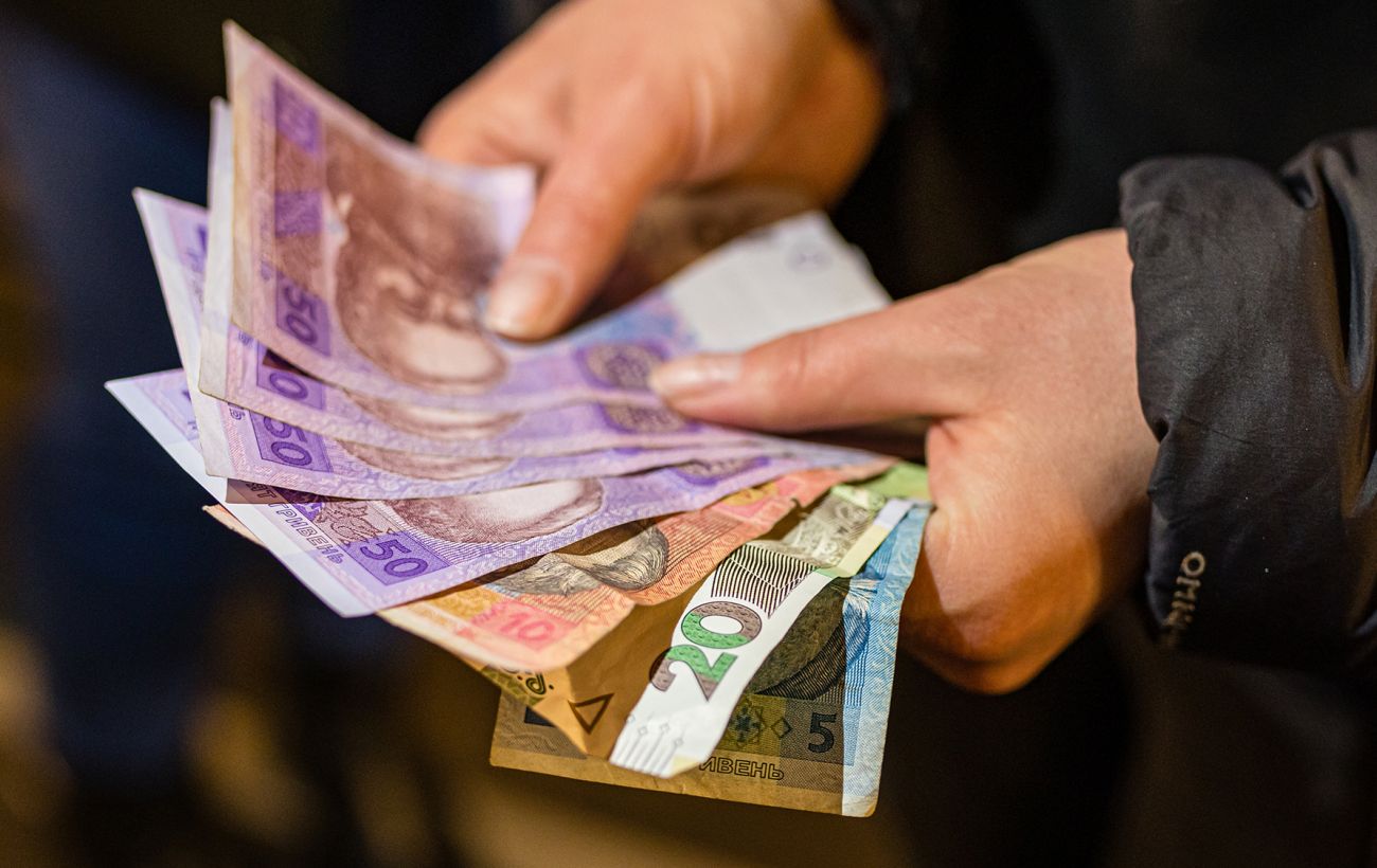 Вже не гроші: які купюри більше не приймають у магазинах та де їх обміняти