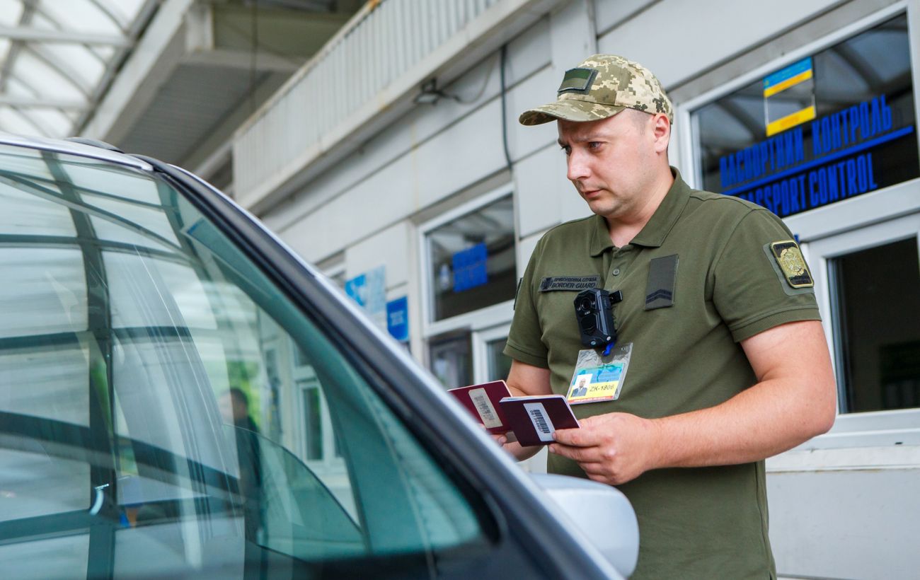 Правила жорсткіші? Чи досі працює система "Шлях" і як з України виїжджають водії