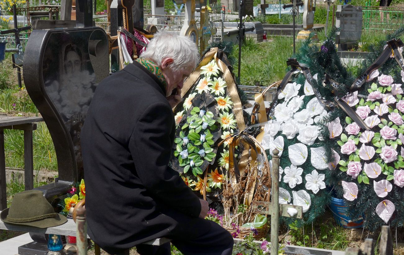Радониця сьогодні? Коли поминати померлих за календарем ПЦУ і як саме за них помолитися