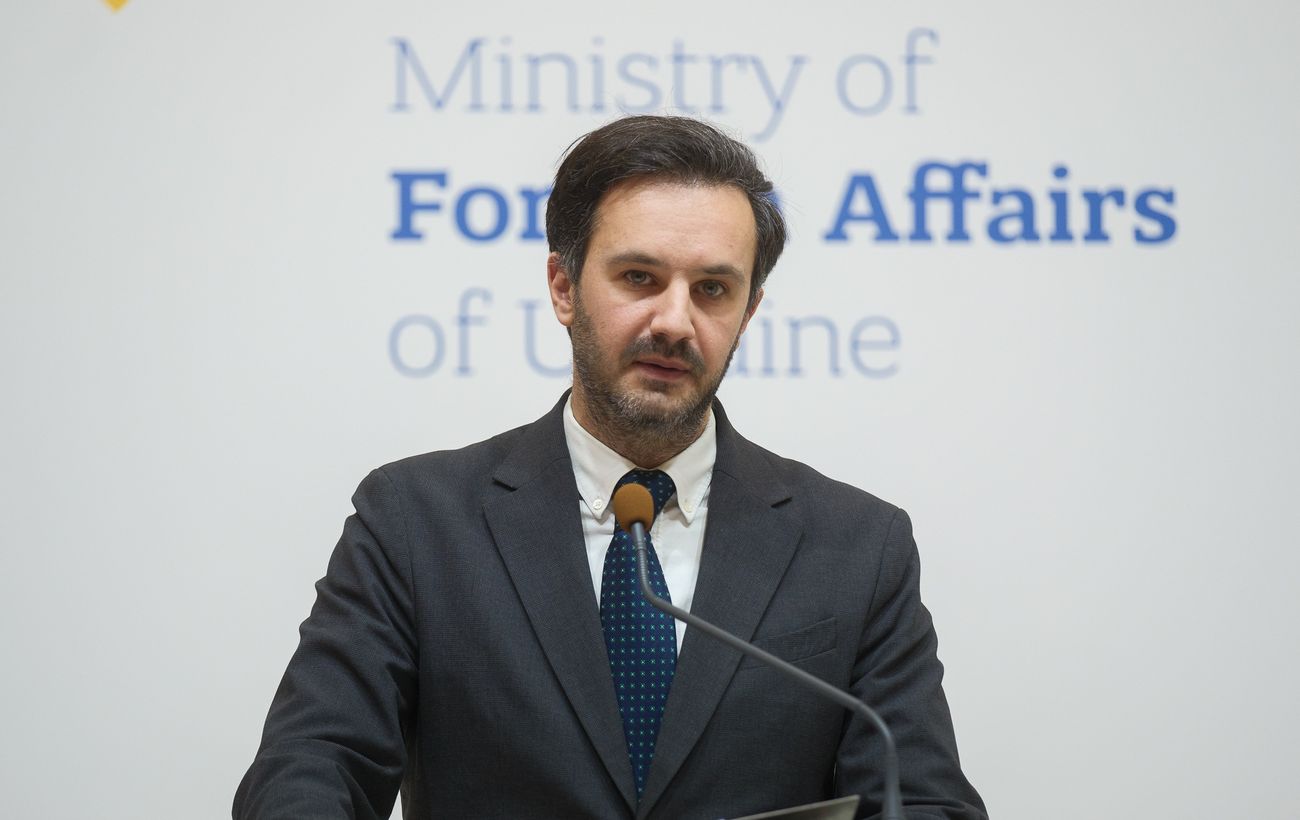 Україна та ЄС готують санкційний удар по "тіньовому зерновому флоту" Росії