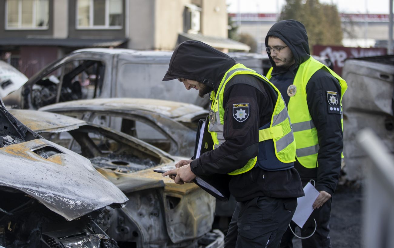 Знищене через обстріл авто: як безкоштовно зняти його з обліку та відновити права