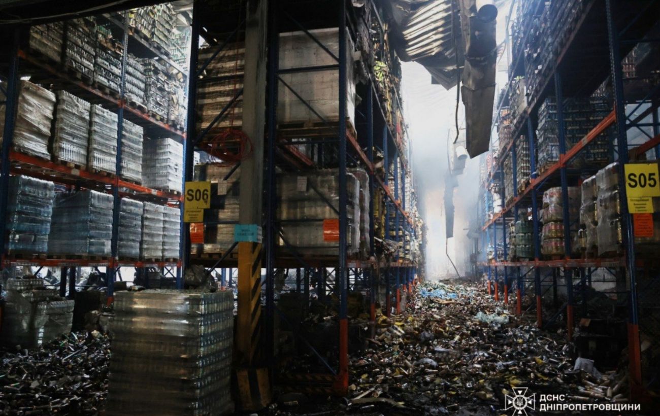 Росія б'є по складах АТБ і "Нової пошти": чи чекати перебоїв з продуктами і доставкою