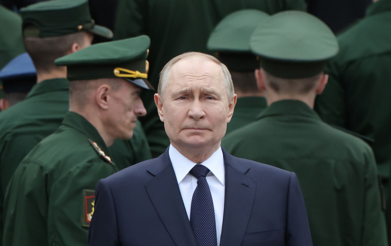 Путін кидає майже половину бюджету РФ на війну проти України, - ГУР