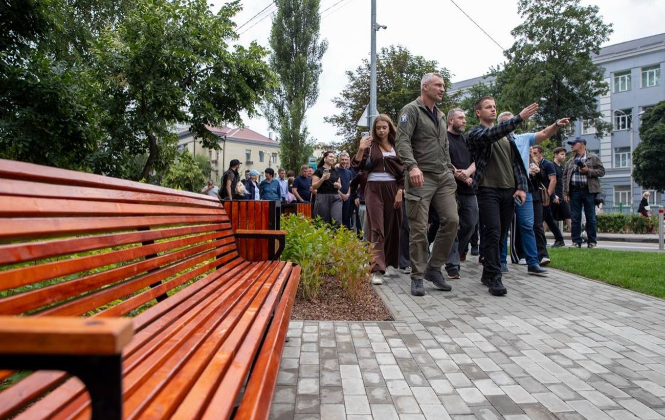 Вільний шлях до укриття. Кличко показав оновлений простір біля метро "Політехнічний інститут"