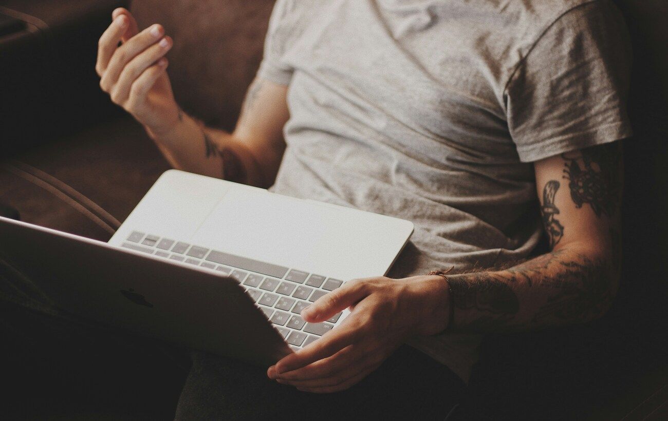 5 корисних аксесуарів для MacBook, які можна надрукувати на 3D-принтері