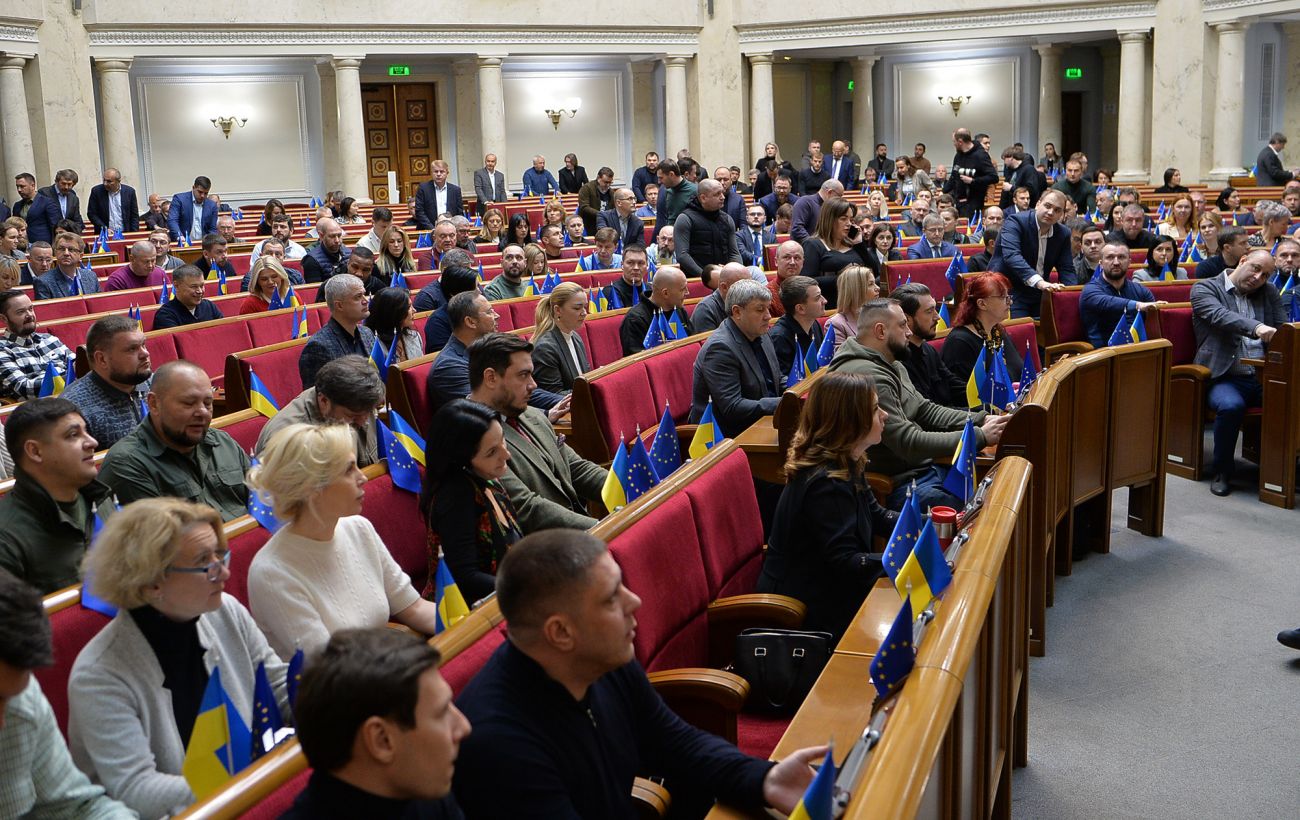 "Слуга народу" може зібратися на нове засідання щодо міністра оборони, - джерело