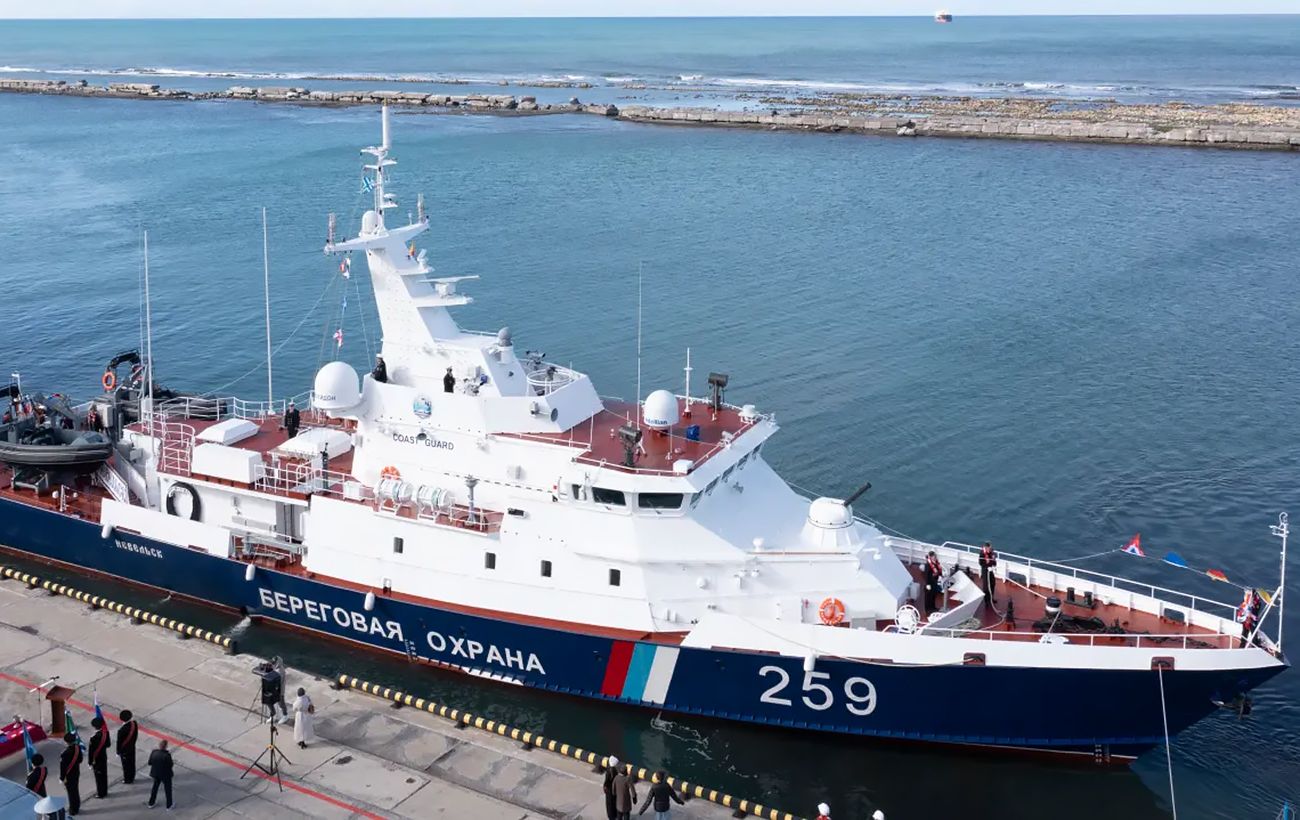 У Керчі уражено сторожовий корабель "Светляк", у Ярославлі НПЗ: деталі ударів від Генштабу