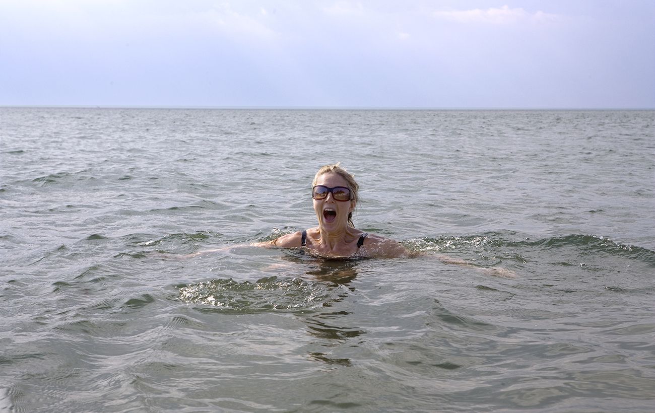 Секрети моря чи фізика? Чому насправді вода вдень здається холоднішою, ніж зранку