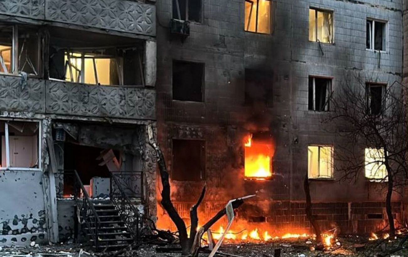 В Сумах "прильот" реактивного дрона біля багатоповерхівки, є поранені
