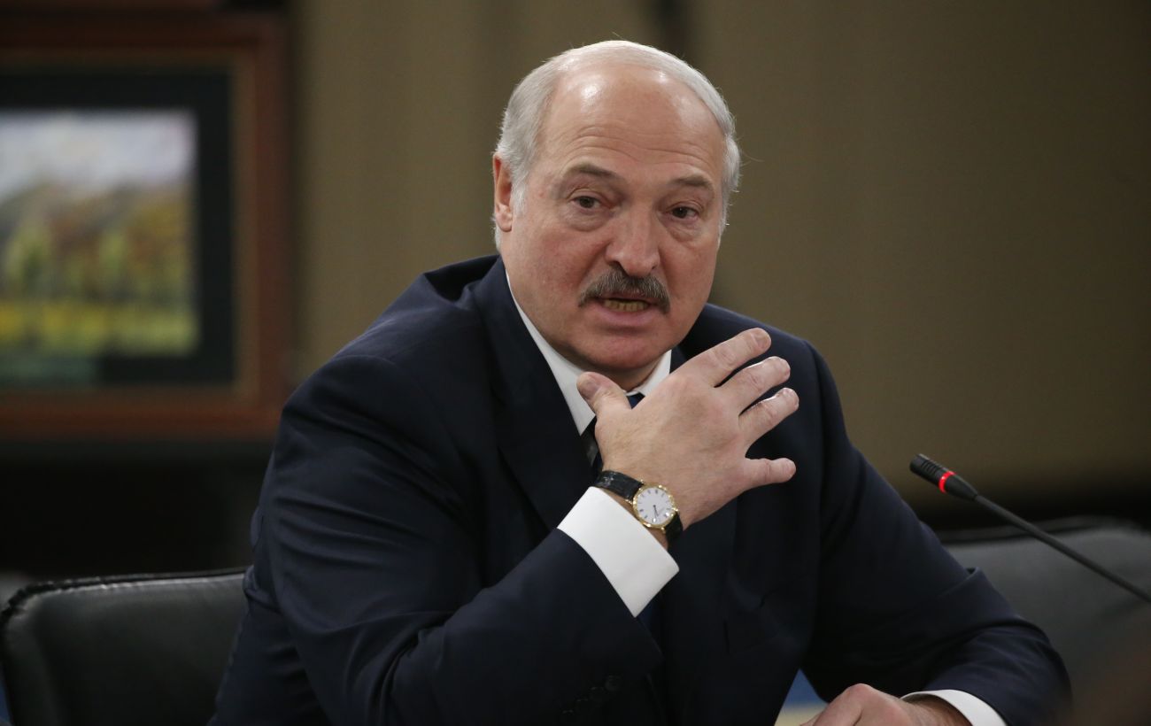 Лукашенко обіцяє "неробам" військову службу на кордоні з Україною