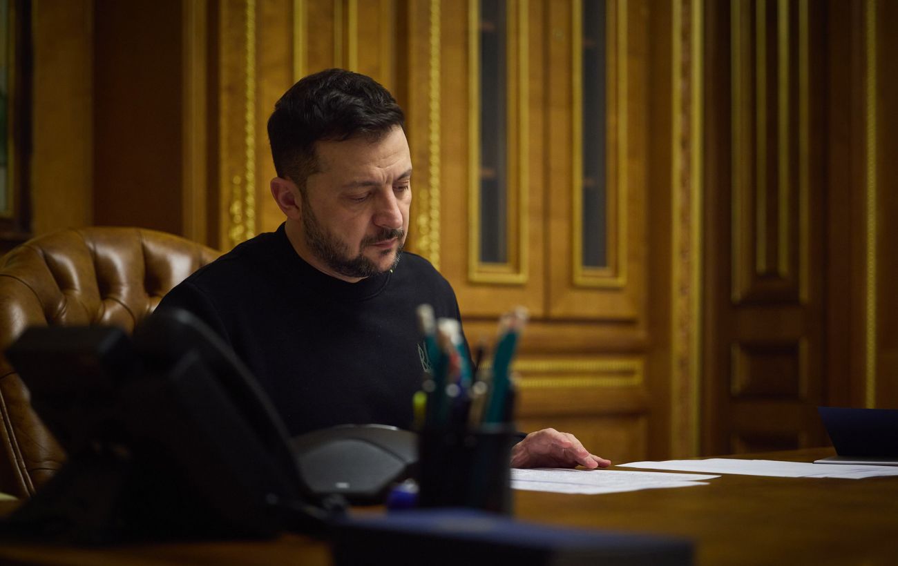 Житло, пенсії і не тільки: Зеленський підписав закон про права переселенців