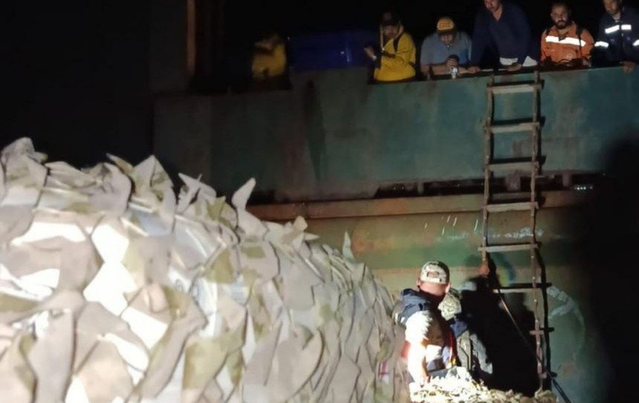 Росія ударила по балкеру Golden Rosе, екіпаж рятували прикордонники (відео)