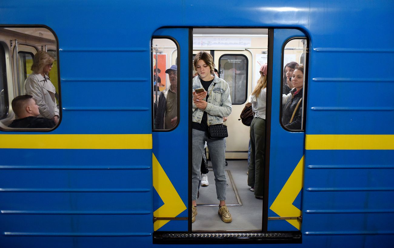 Пільговики не виняток: за що у метро Києва можуть стягнути додаткову оплату
