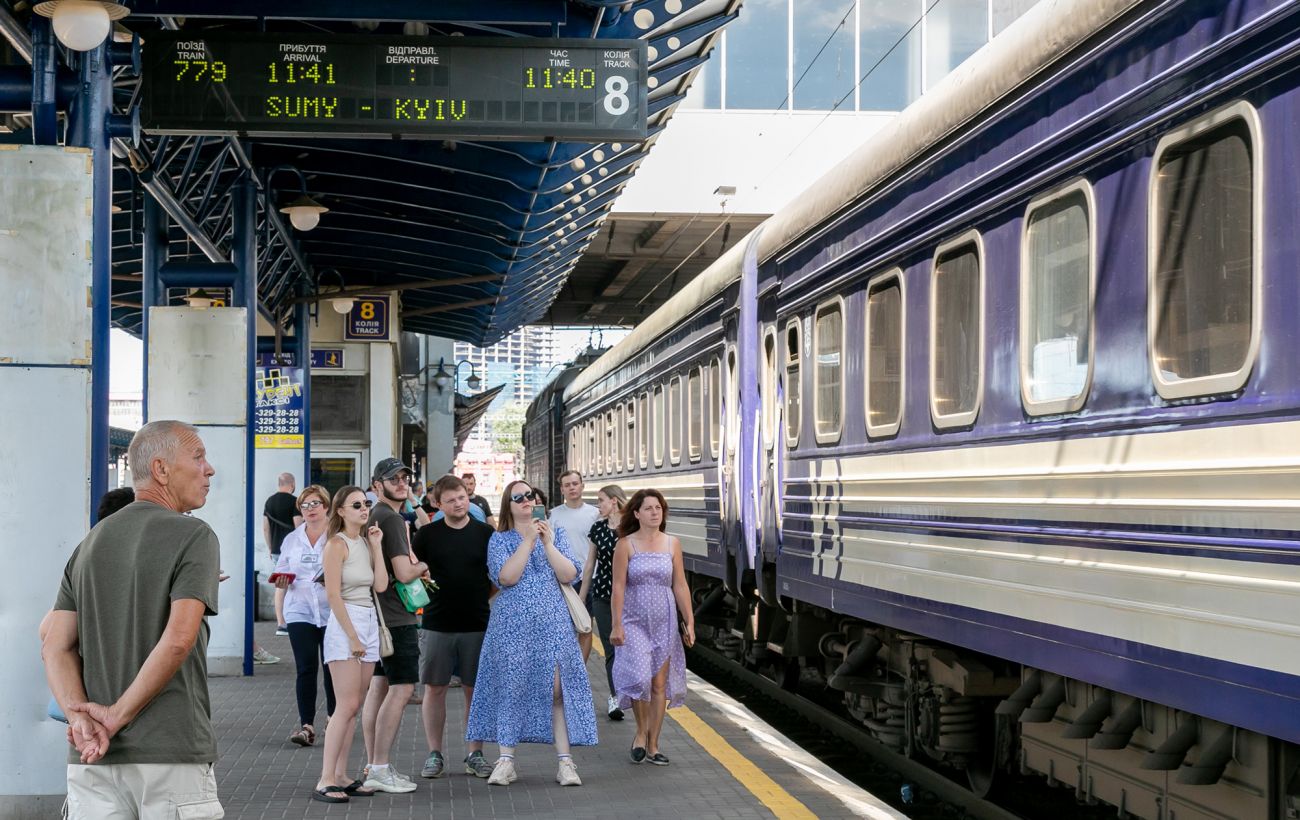 Квитків катастрофічно бракує: як "Укрзалізниця" вирішує проблему з літнім дефіцитом