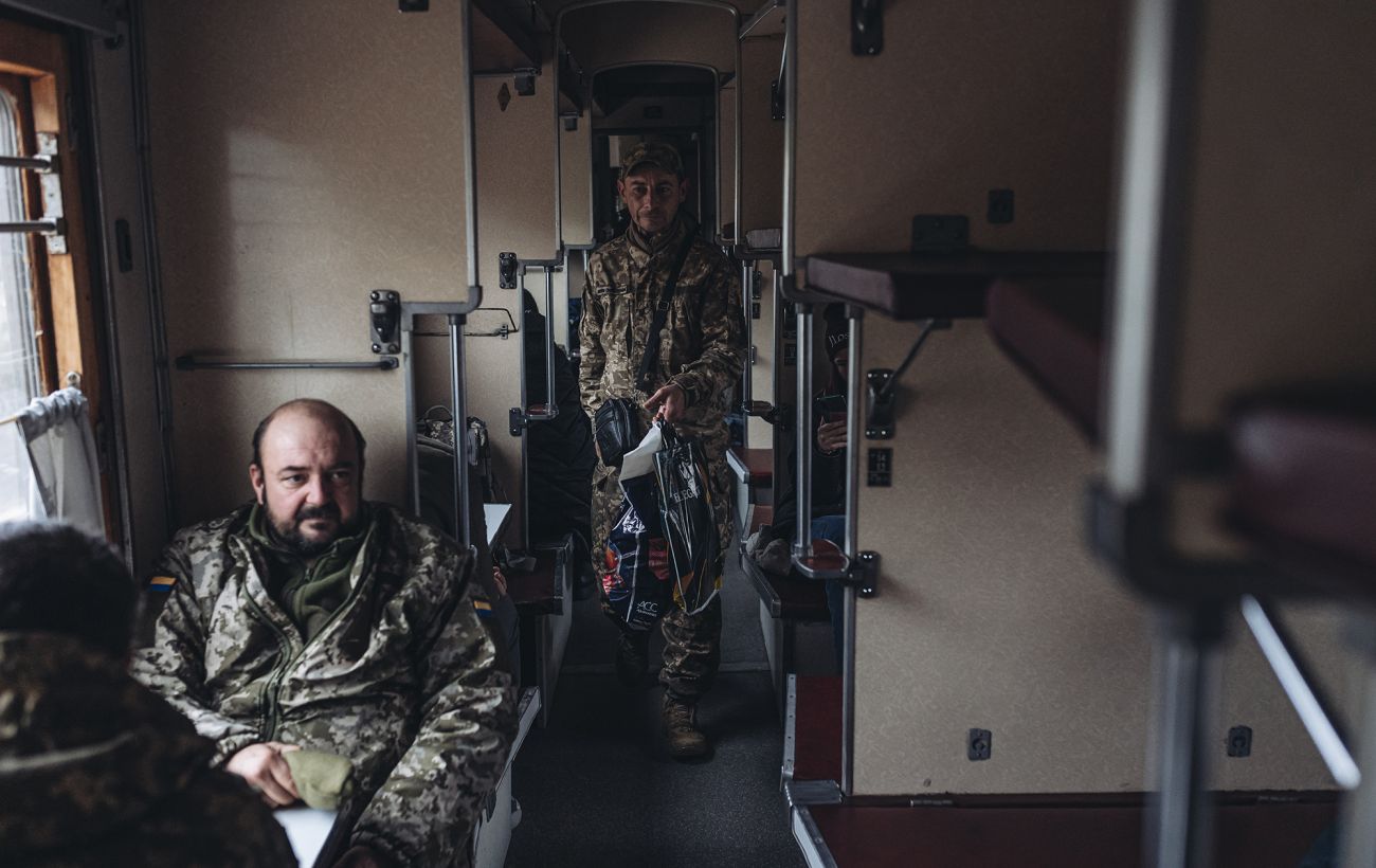 Анонімно та без черг: як військовим забронювати квитки на поїзд через "Армію+"