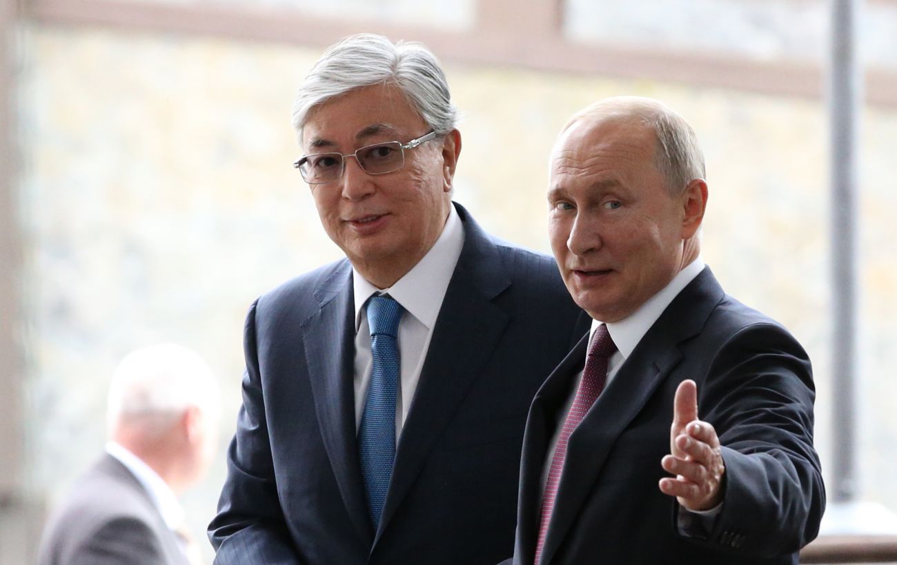 Президент Казахстану радить Путіну заморозити війну в Україні