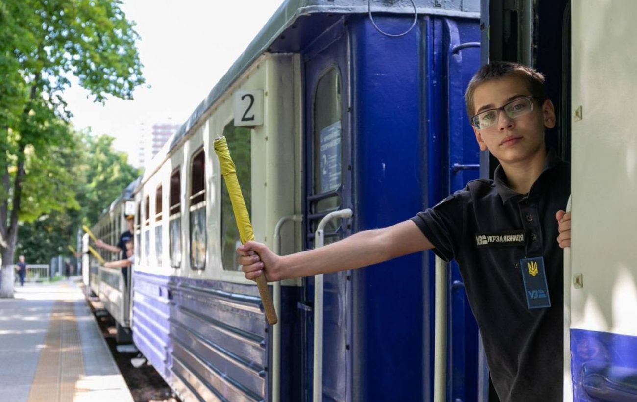 Маршрут для всієї родини: де в Україні можна покататися на Дитячій залізниці