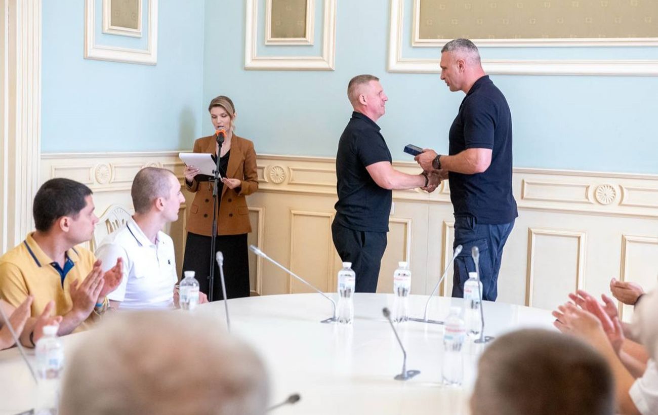 Підтримка звільнених з полону: Кличко розповів про допомогу захисникам від Києва