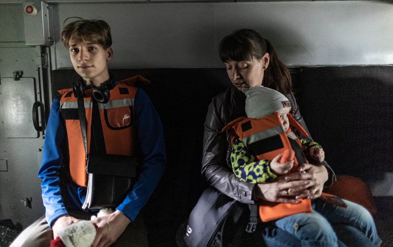 Примусова евакуація на Харківщині: з 9 сіл вивезуть родини з дітьми