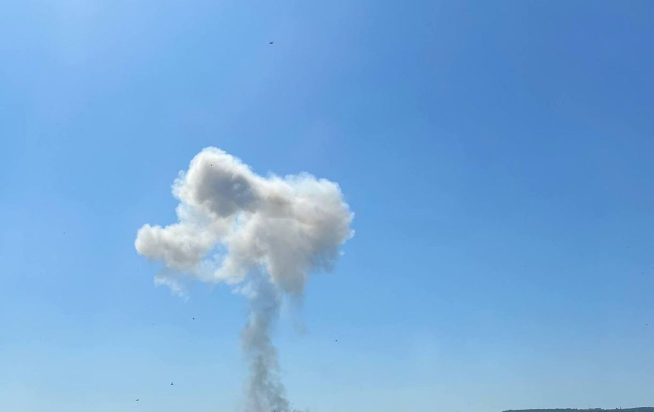 Вибухи в Хмельницькому сталися внаслідок НП на полігоні військової частини, - ССО
