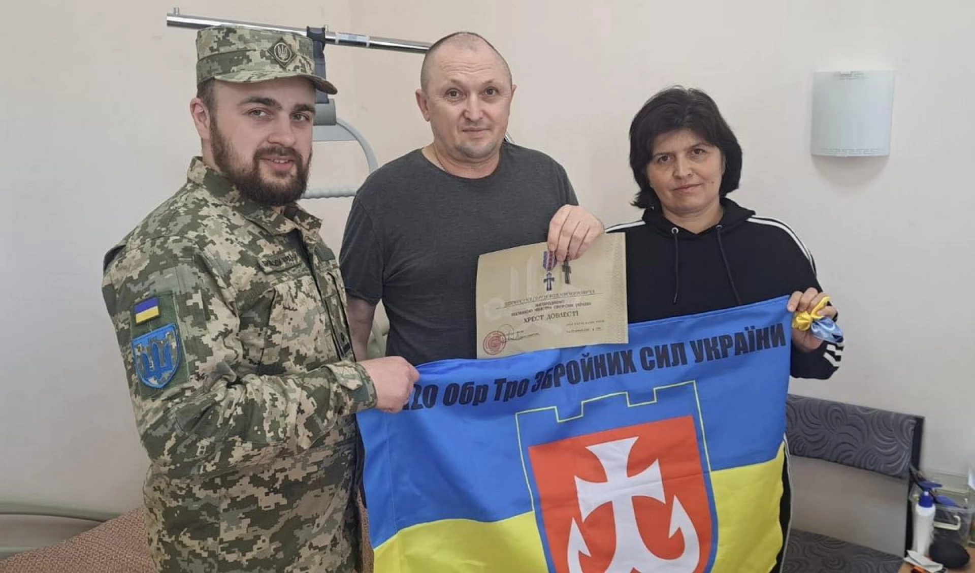 Бійцю вінницької 120-ї бригади вручили «Хрест Доблесті»